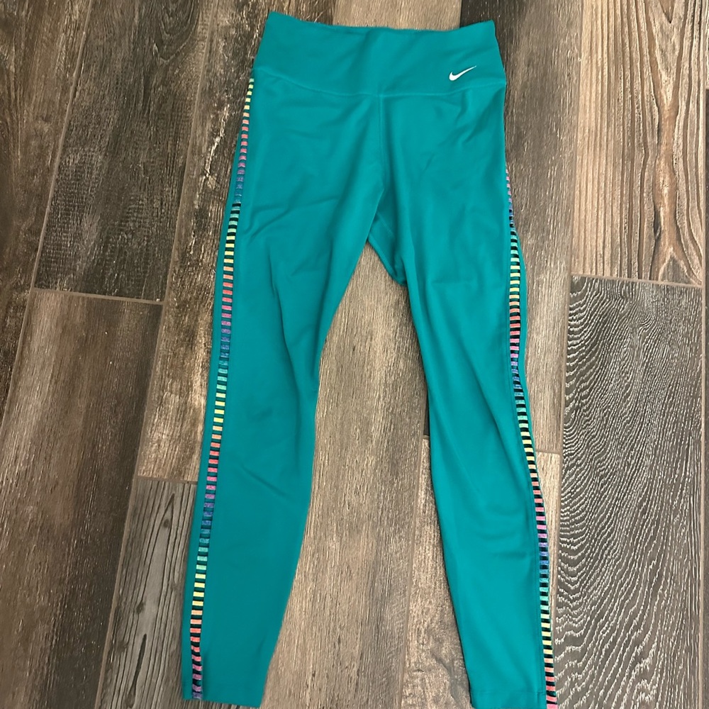 Nike Leggings ankle length size small